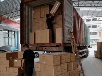 Carga de contenedores antes del Año Nuevo Chino